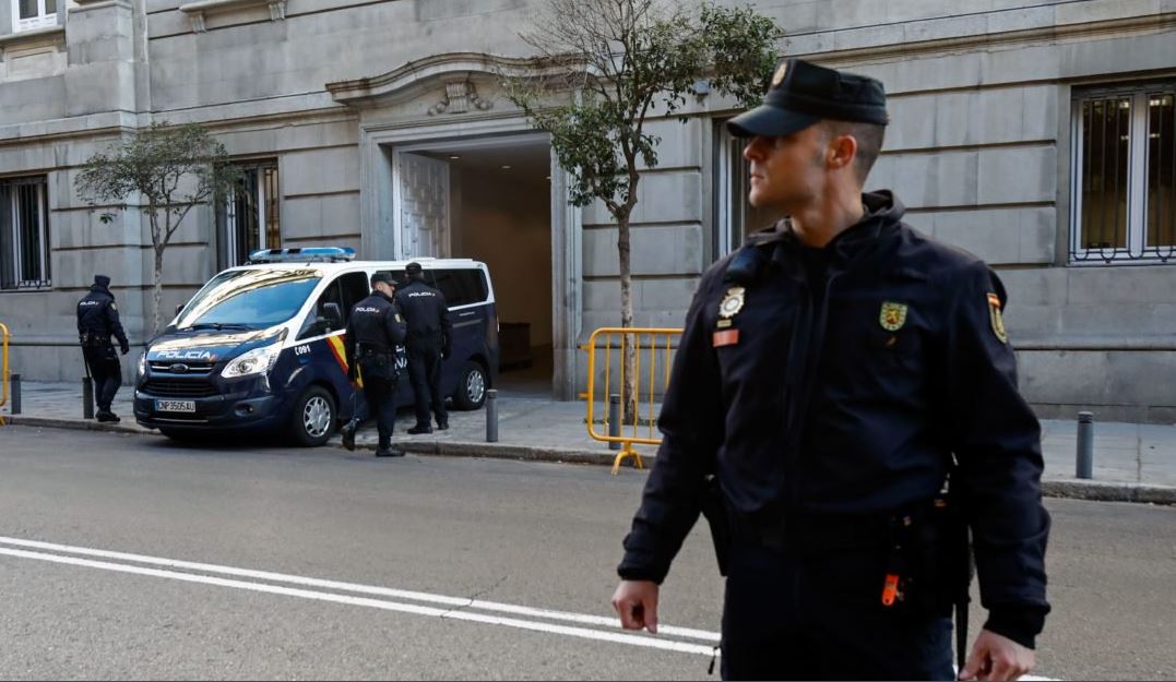 Agentes españoles y alemanes coordinaron la detención de Puigdemont
