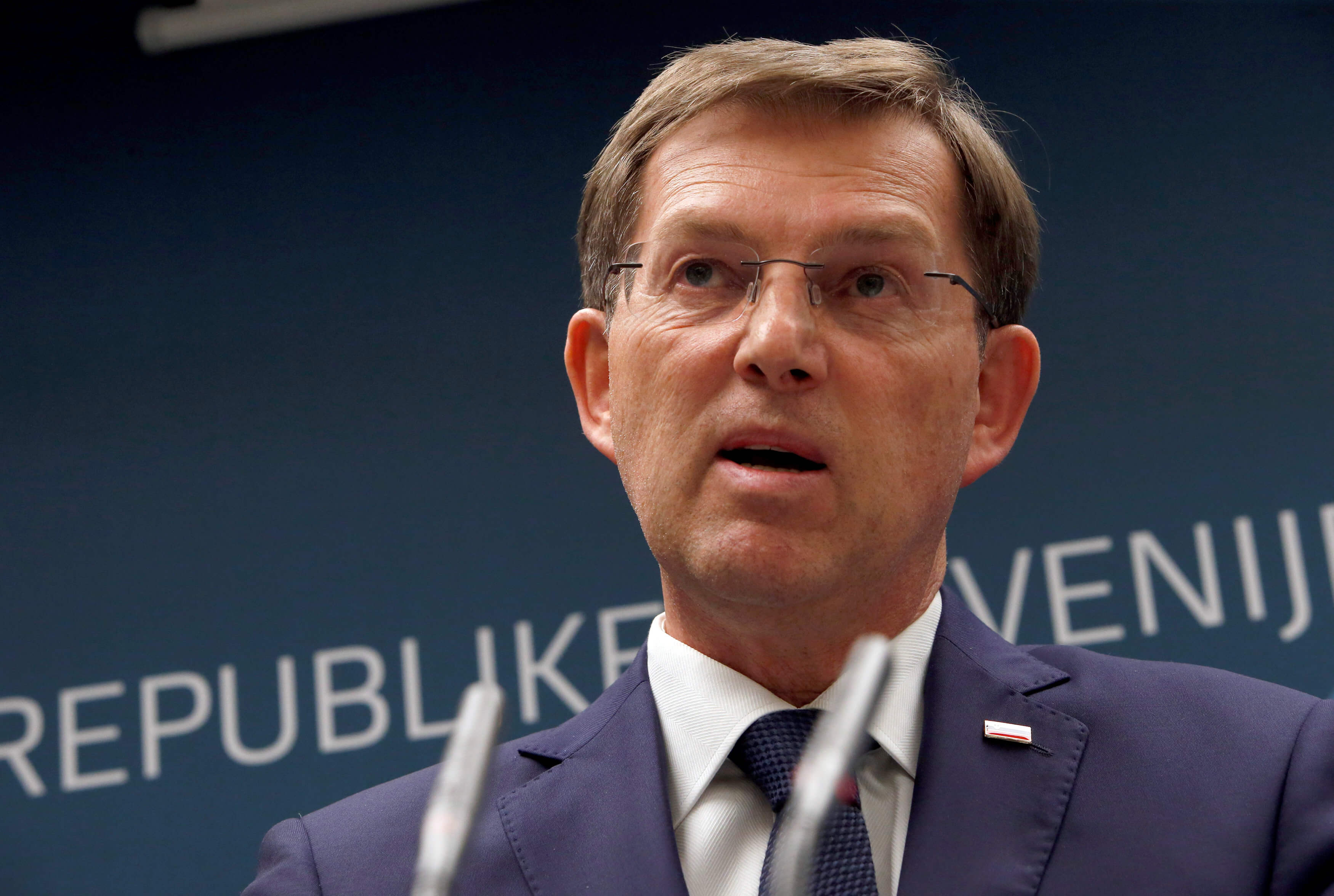 Renuncia el primer ministro de Eslovenia