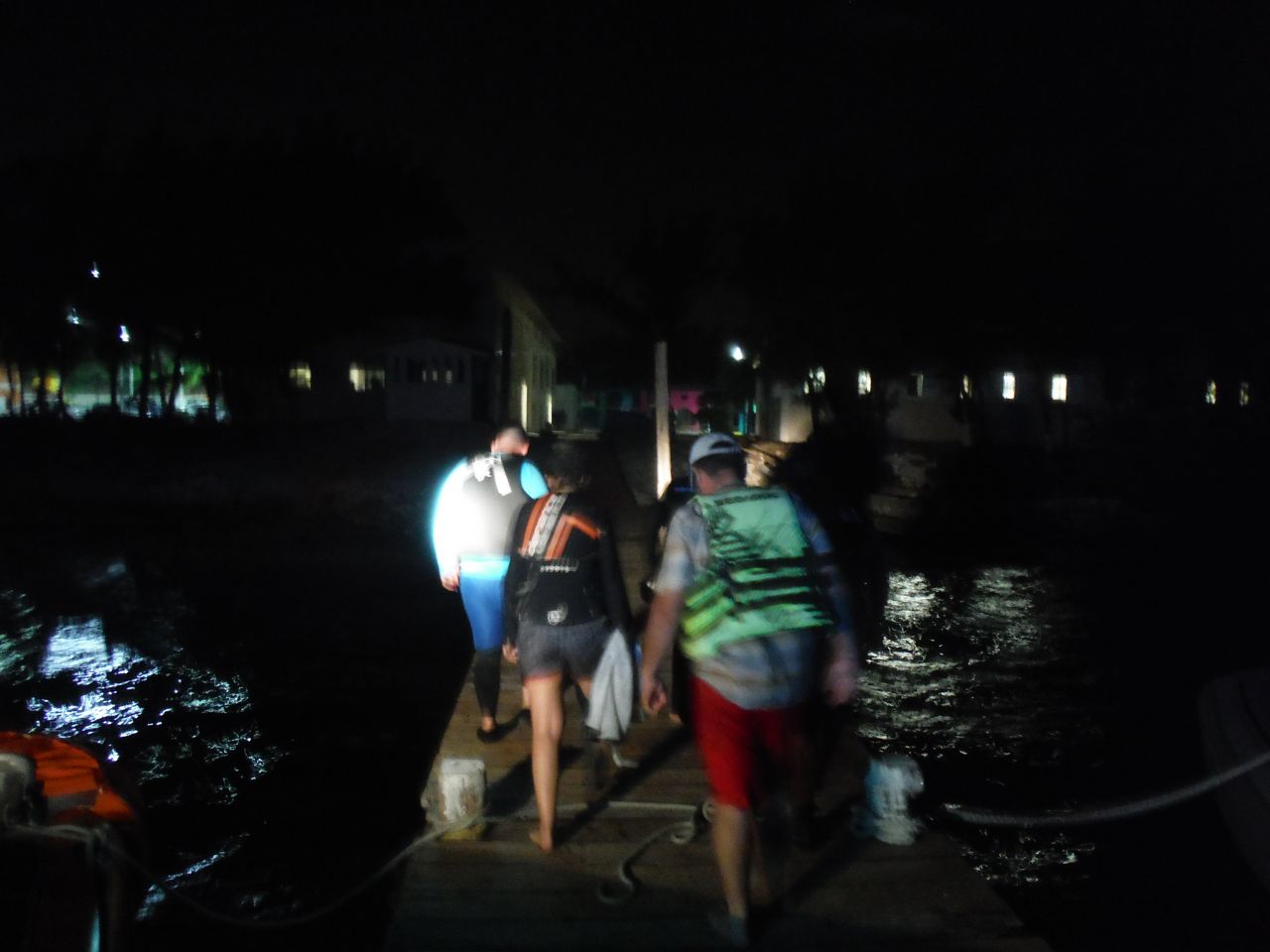 Marina rescata a 13 personas en Playa Isla Blanca, Q. Roo