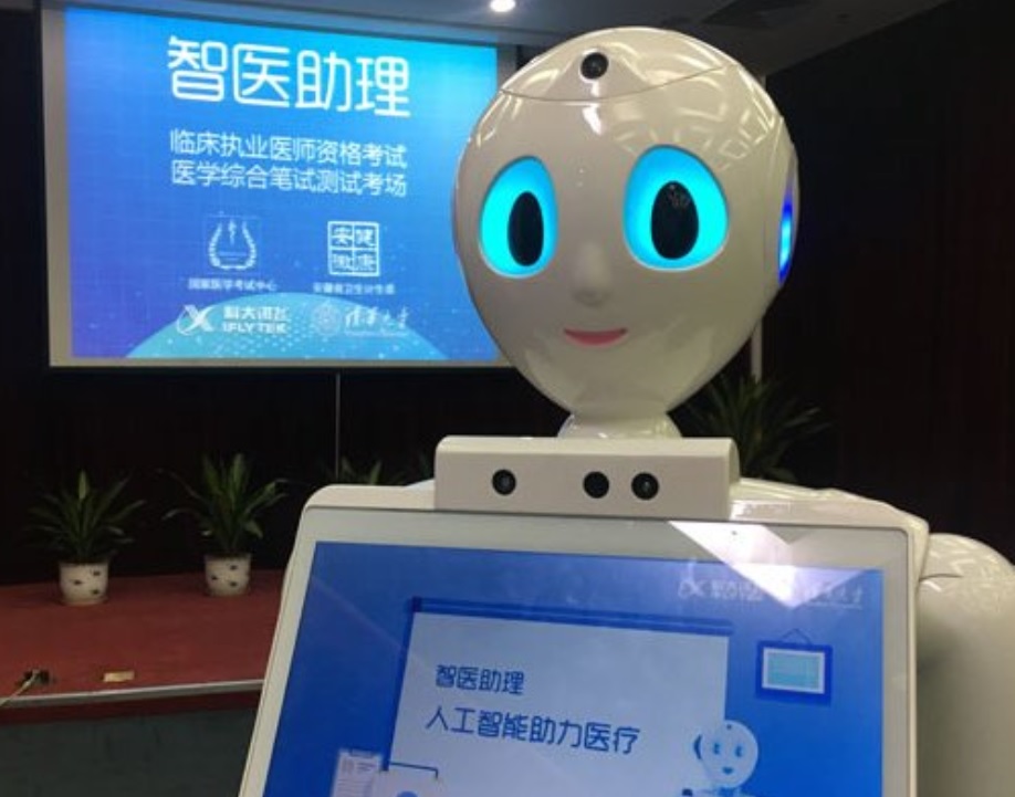 Robot médico comienza a diagnosticar a pacientes de China