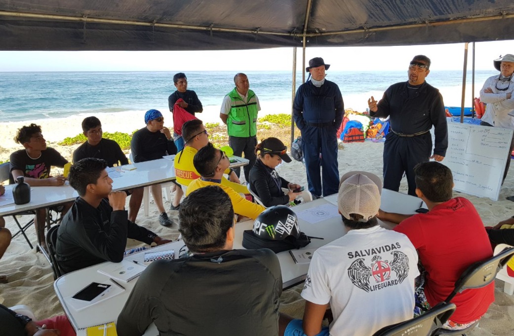 EU capacita a 20 salvavidas de Oaxaca y Veracruz en playas mexicanas
