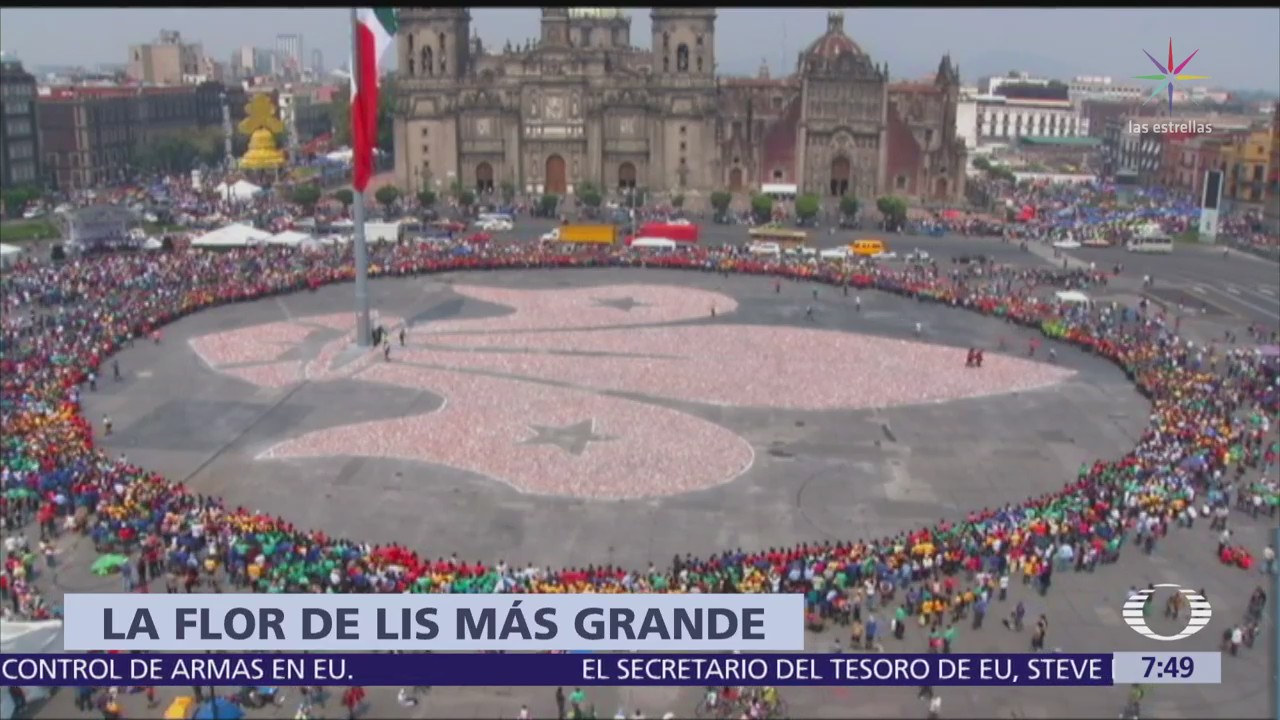 Scouts de México forman la flor de lis más grande del mundo