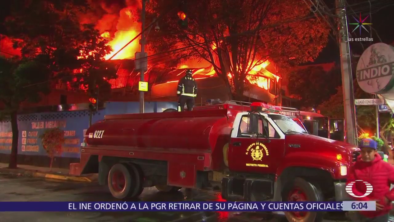 Se incendia fábrica de textiles en la colonia Anáhuac, CDMX