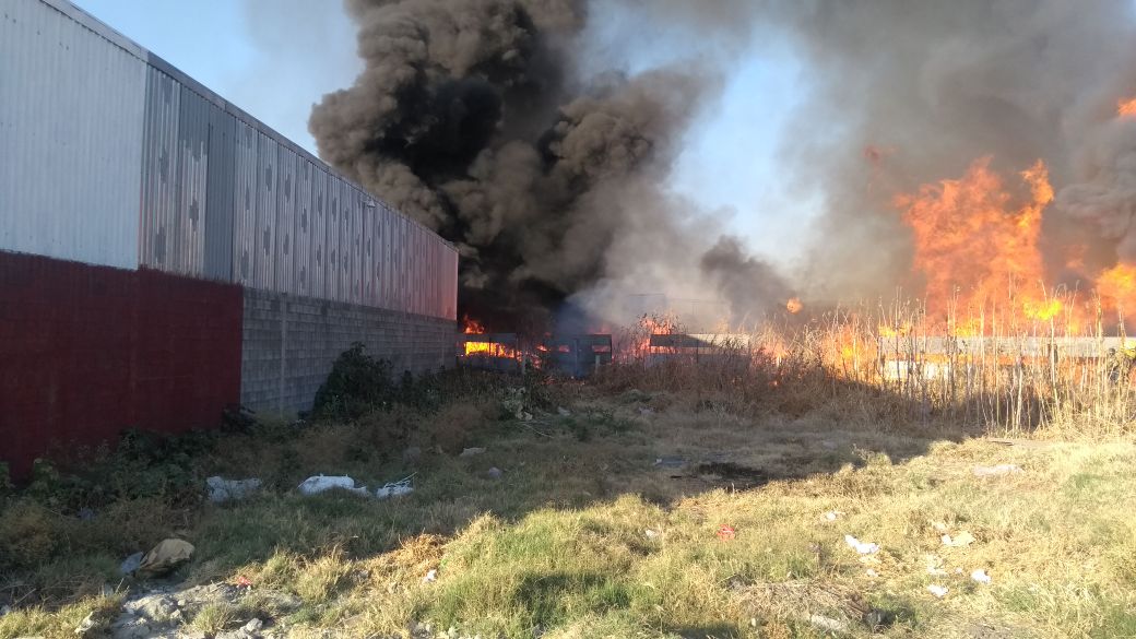 Se incendia recicladora en Silao, Guanajuato