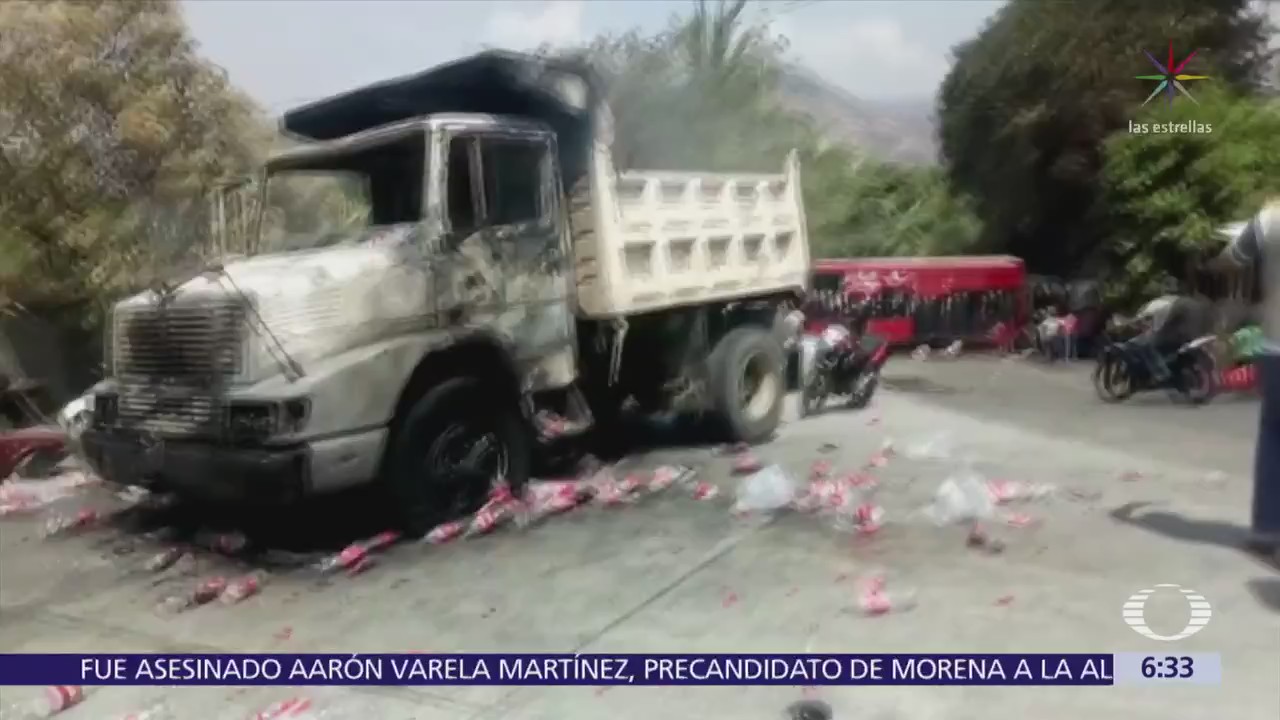 Se registran nuevos bloqueos atribuidos a narcos en Michoacán