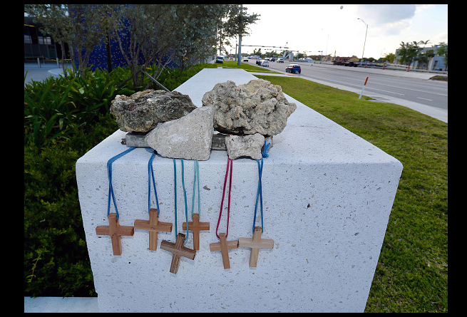 Universidad de Miami reanuda clases tras derrumbe de puente peatonal