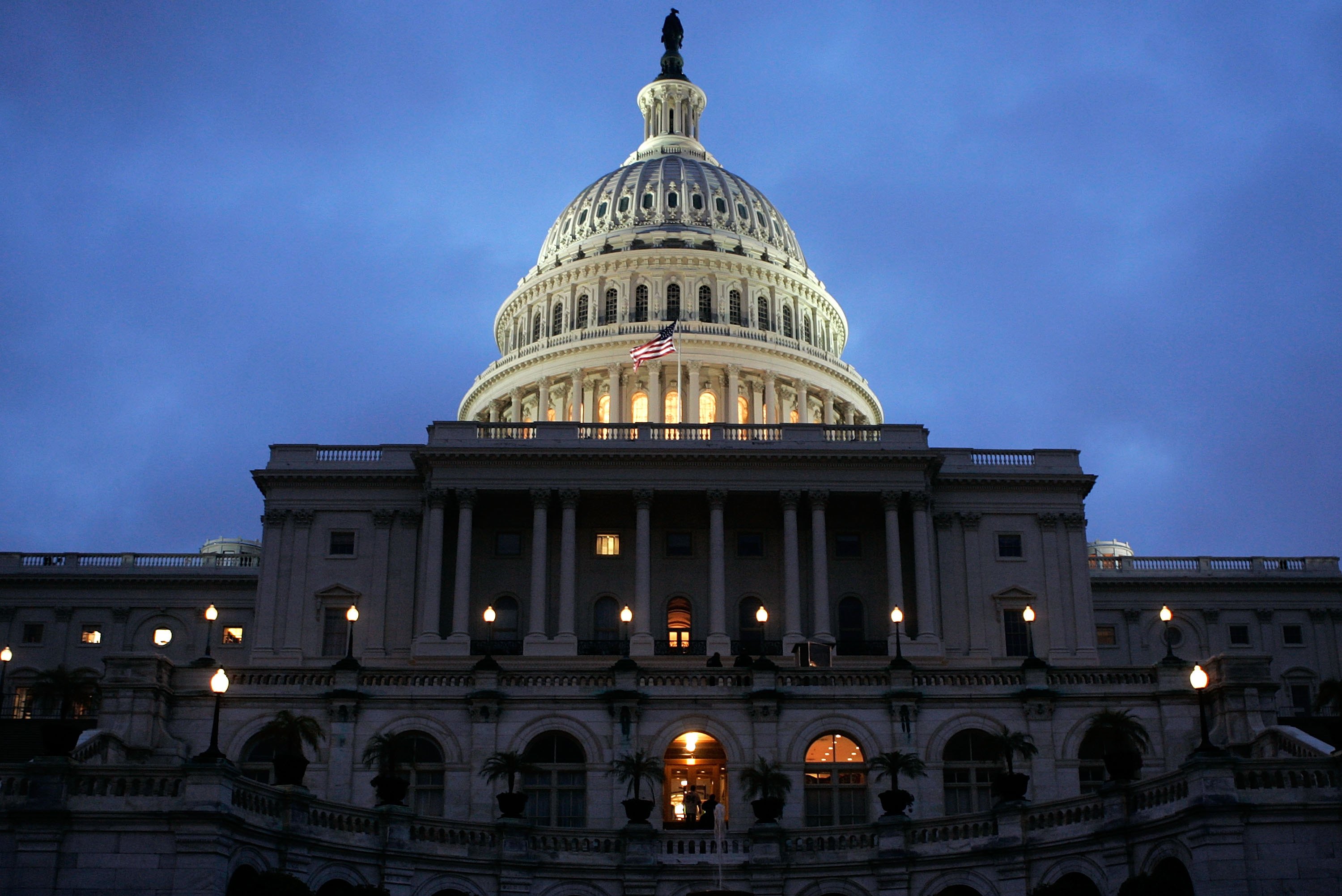 Senado Estados Unidos vota favor reducir regulaciones bancarias