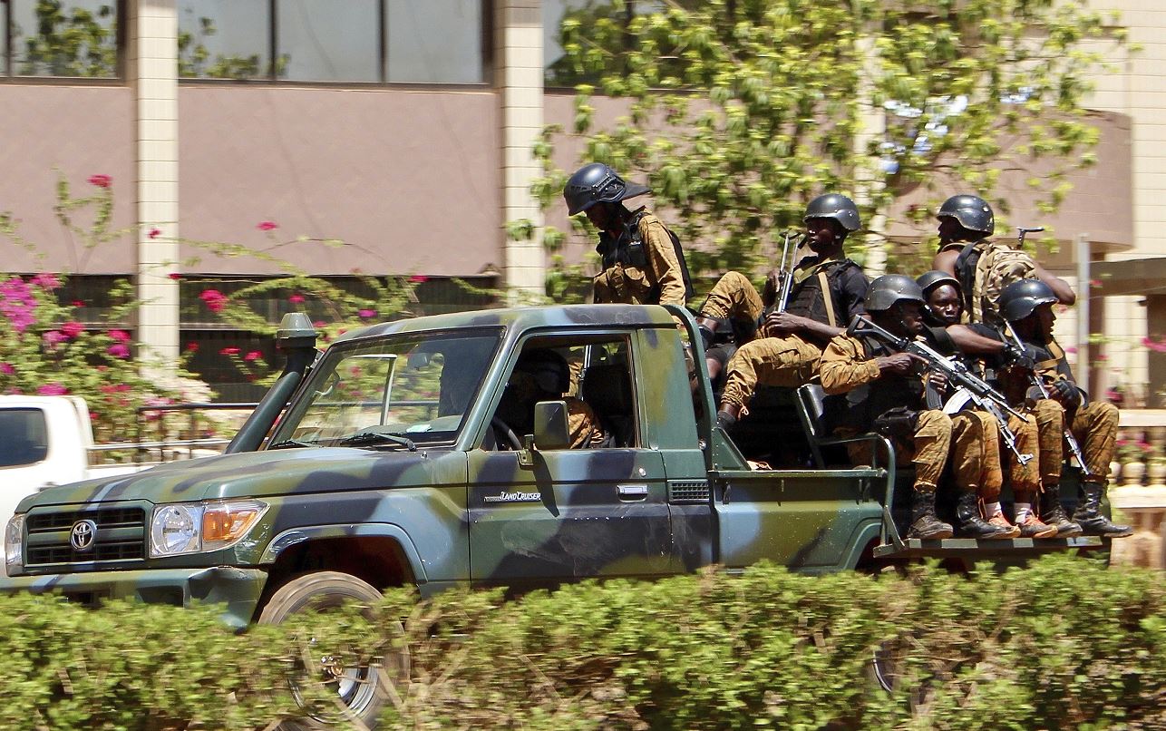 Siete soldados muertos en ataque terrorista en Burkina Faso, según Gobierno