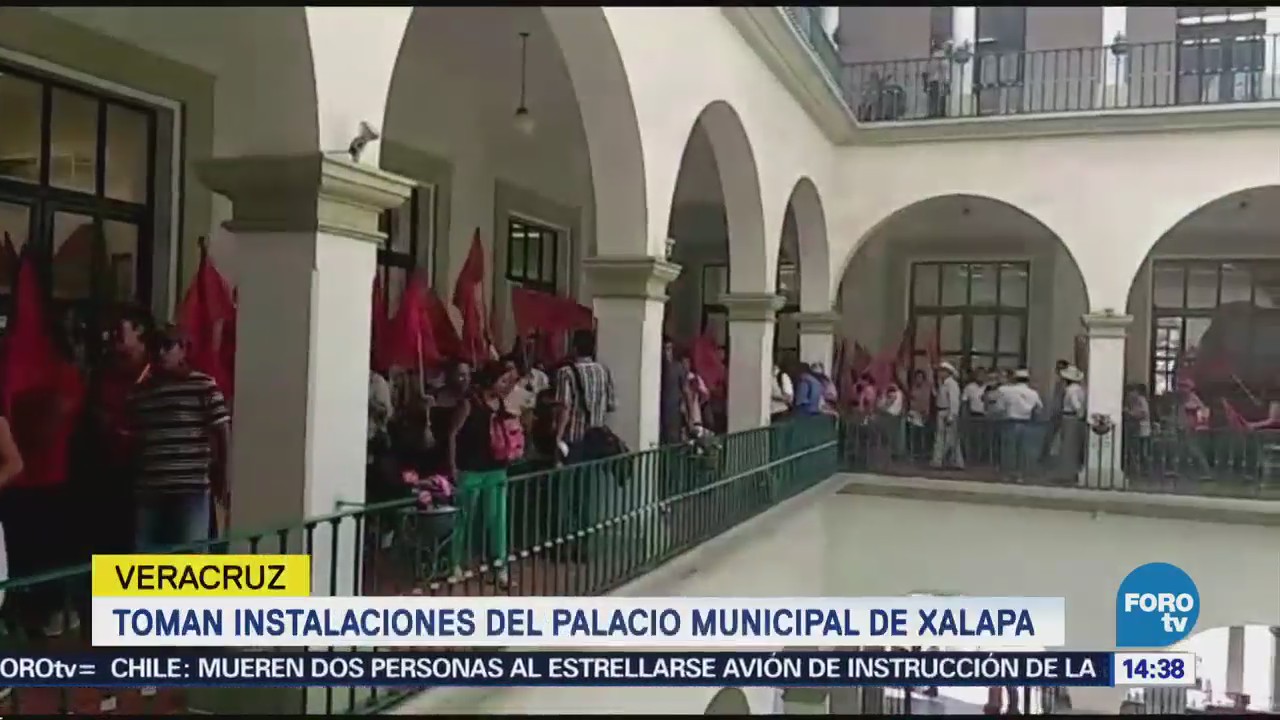Toman instalaciones del palacio municipal de Xalapa