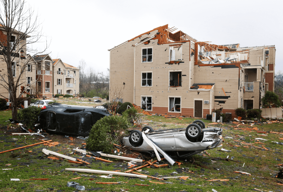 Fuertes tormentas provocan tornados en EU