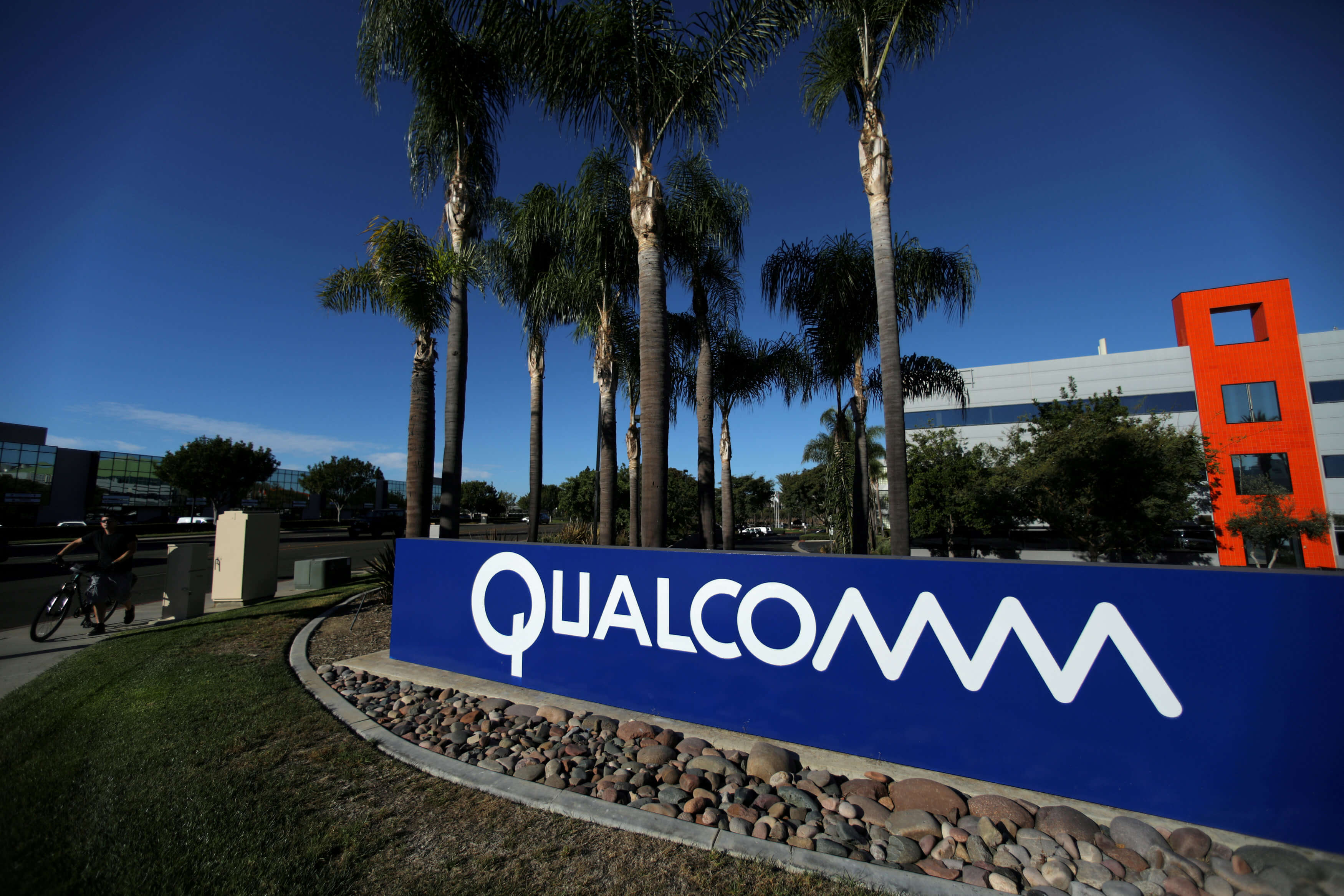 Trump impide que Broadcom compre Qualcomm