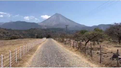 Volcán de Fuego, uno de los principales atractivos turísticos de Colima