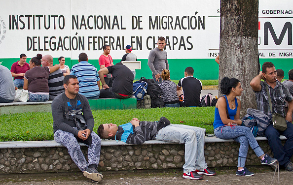Migrantes centroamericanos denuncian redadas en su contra, en Chiapas