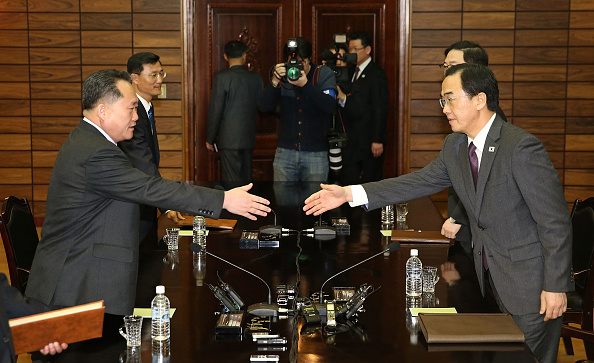 Las dos Coreas inician pláticas para cumbre entre sus líderes
