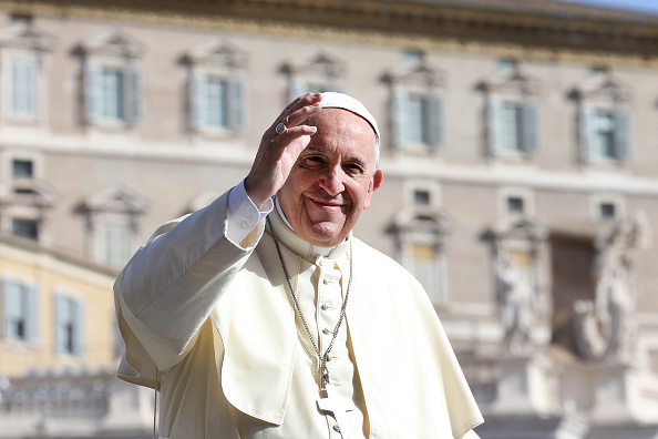 El papa Francisco aboga por la prohibición de las armas