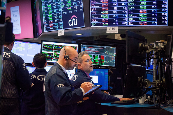 Wall Street cierra terreno mixto y Dow Jones baja