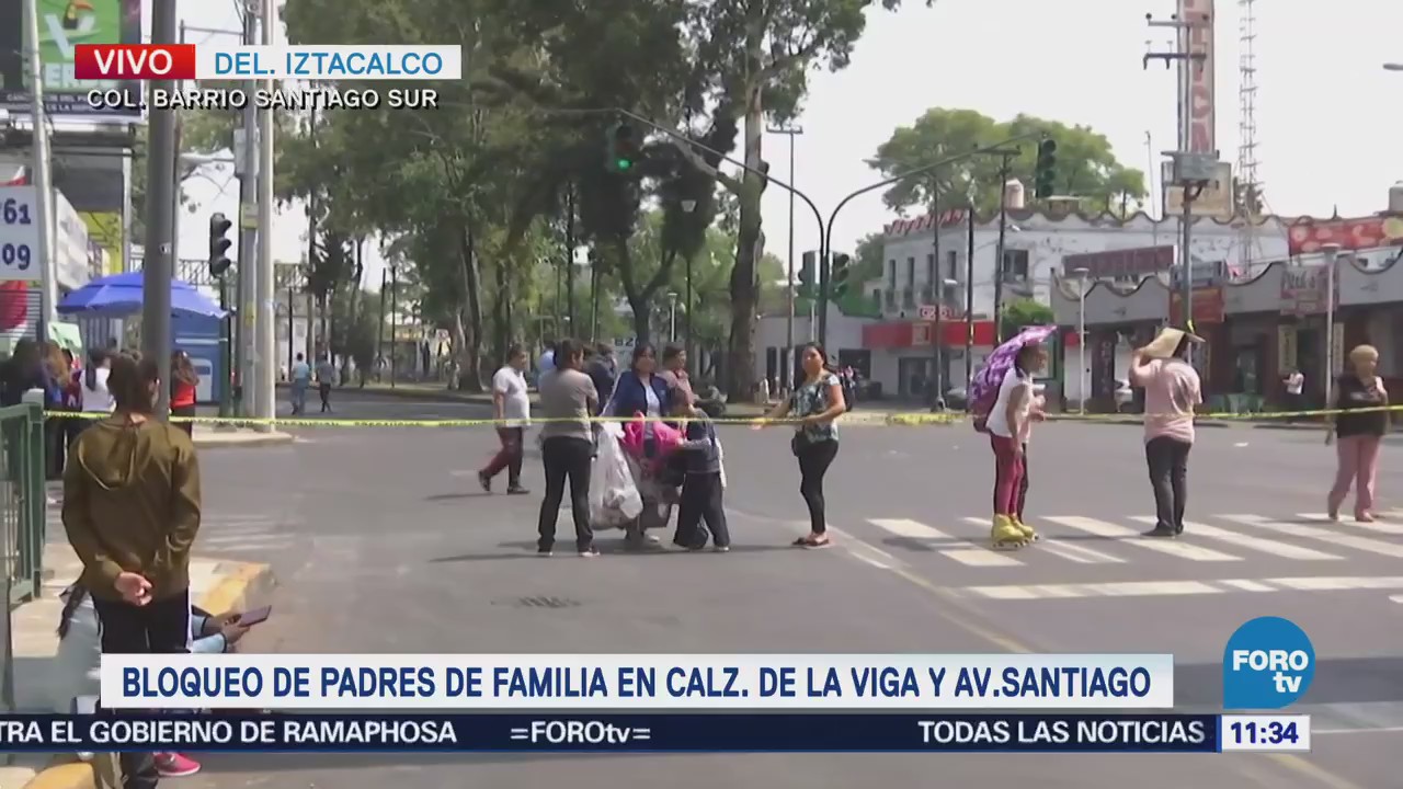 Alumnos y padres de familia mantienen bloqueo en La Viga, CDMX