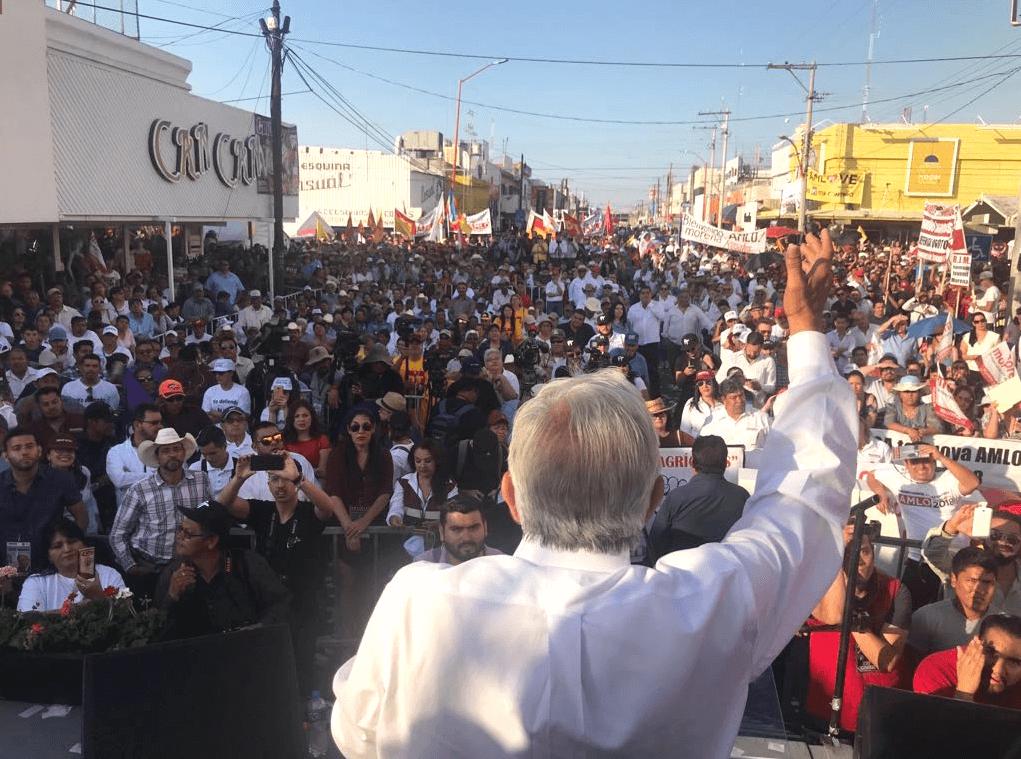 López Obrador se compromete a atender demandas de comunidades originarias