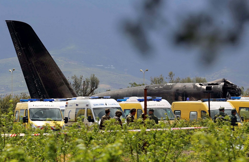 Suman 257 muertos en accidente de avión militar argelino