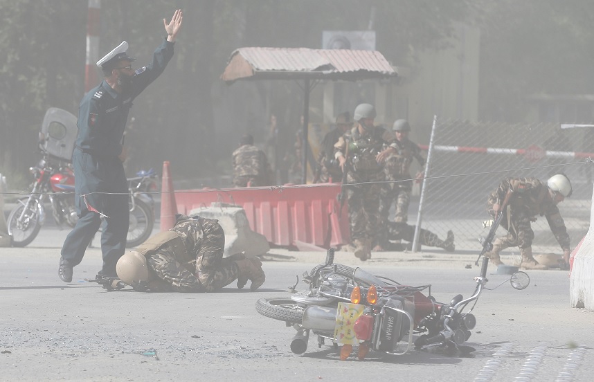 Suman nueve periodistas muertos tras atentado doble en Afganistán