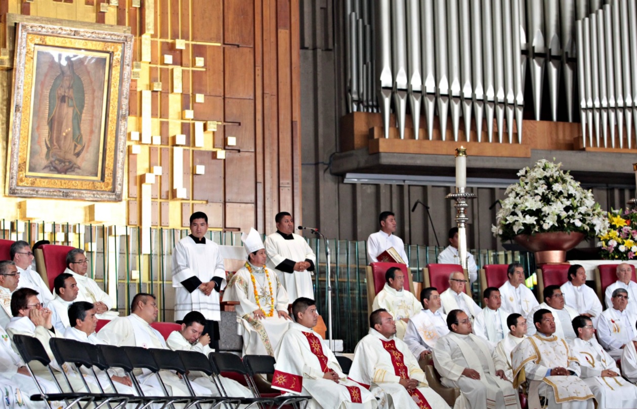 Piden por migrantes durante misa dominical en la Basílica