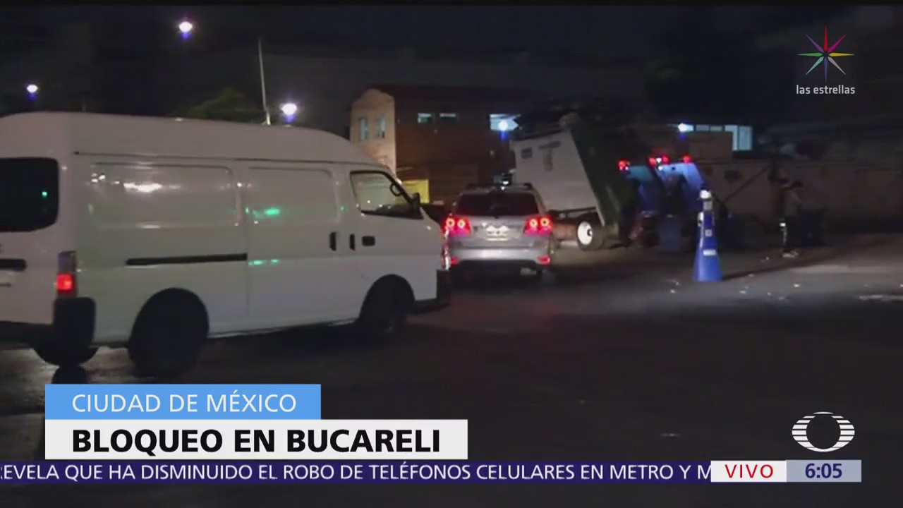 Bloqueo en avenida Bucareli, CDMX, afecta la circulación vial