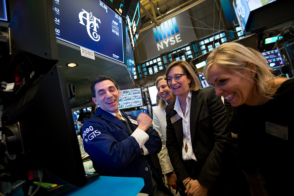 Wall Street cierra ganancias y Dow Jones sube