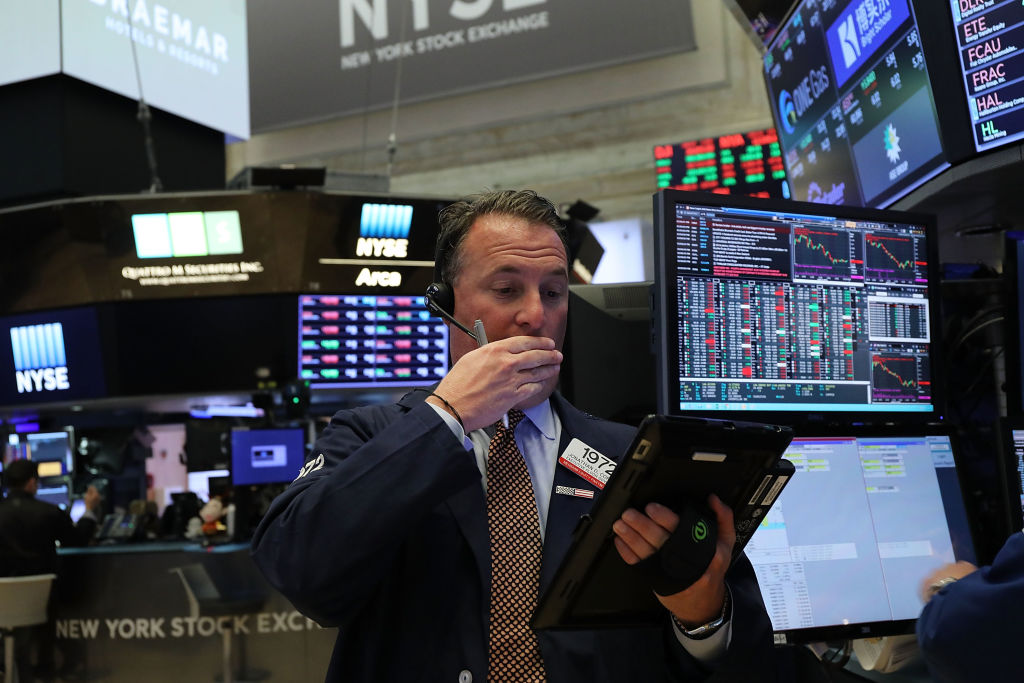 Wall Street cierra terreno mixto y Dow Jones sube