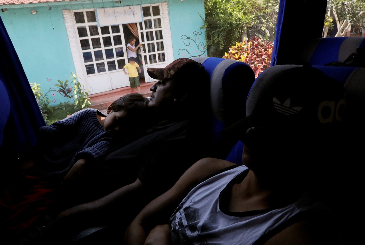 Caravana de migrantes avanza hacia la Ciudad de México y Puebla