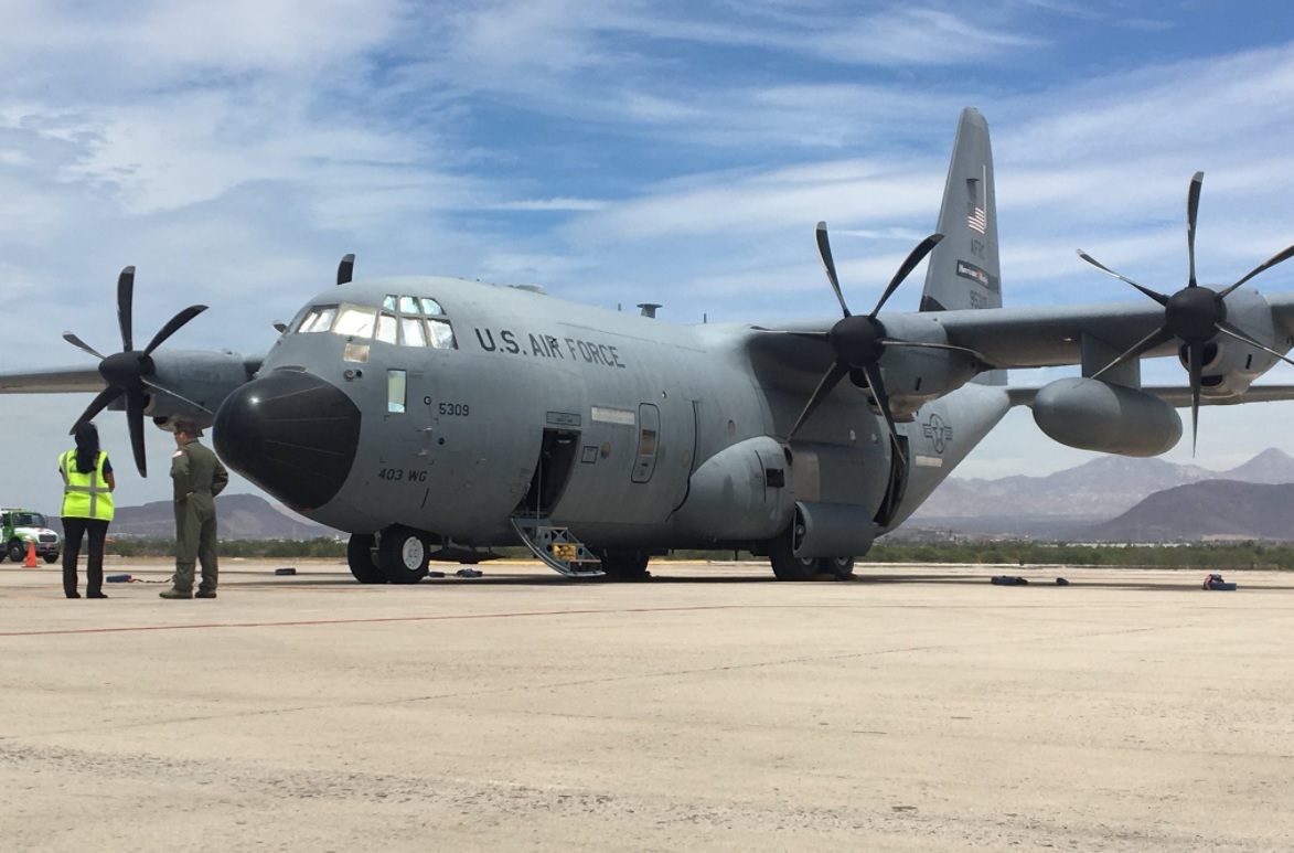 Arriba avión cazahuracanes de Estados Unidos a Baja California Sur