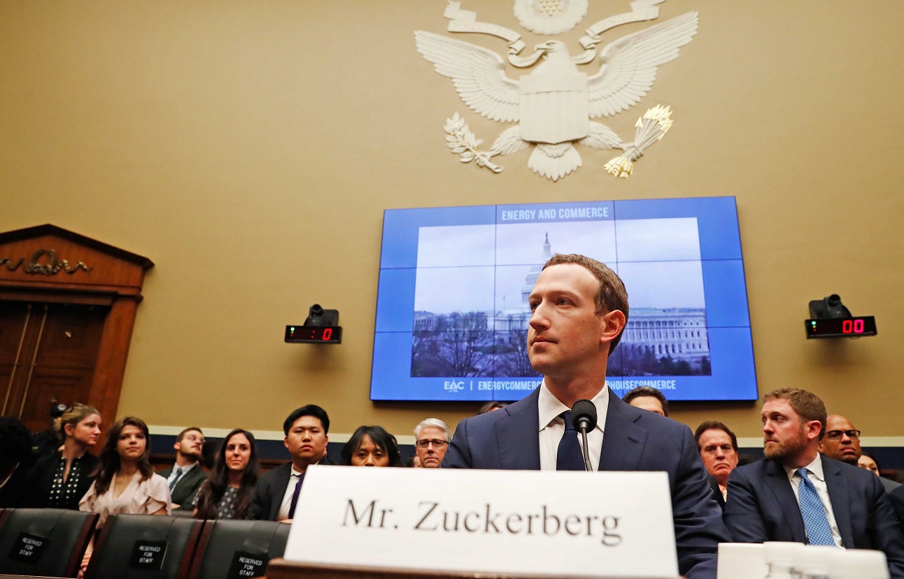 Zuckerberg admite que sus datos personales también fueron robados y vendidos