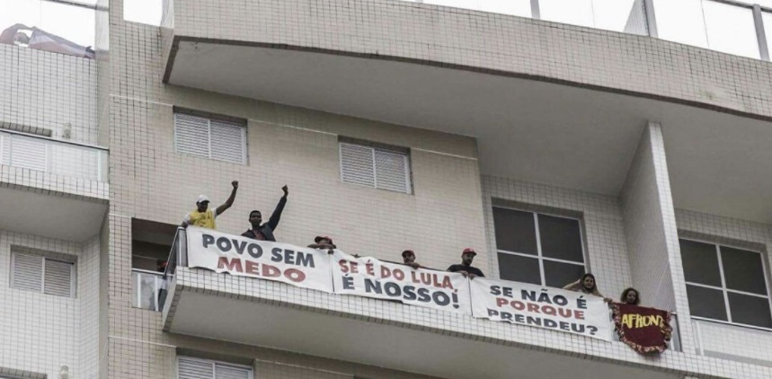 Activistas de Sin Techo ocupan departamento por el cual fue condenado Lula