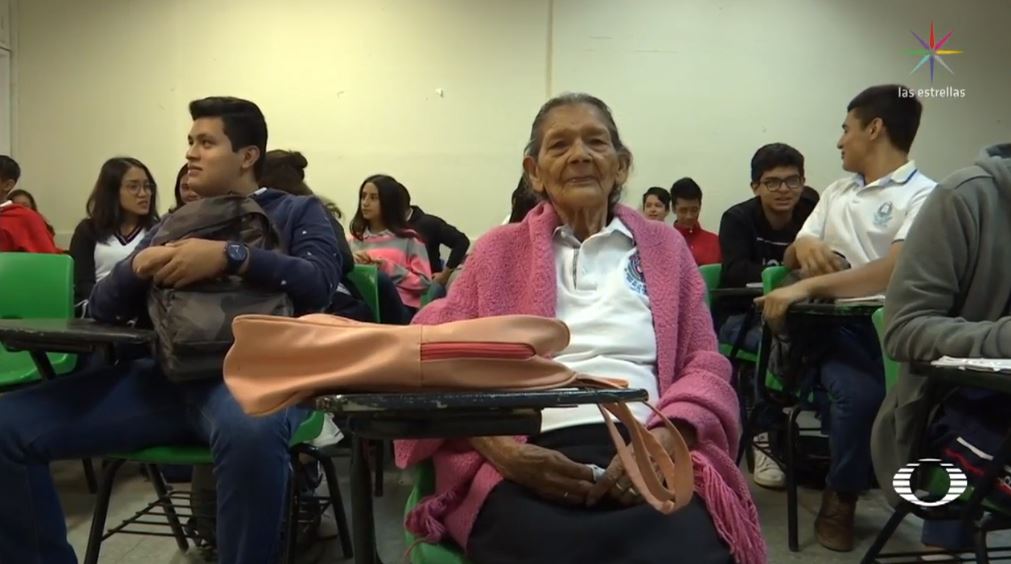 mujer 96 anos edad entra preparatoria chiapas