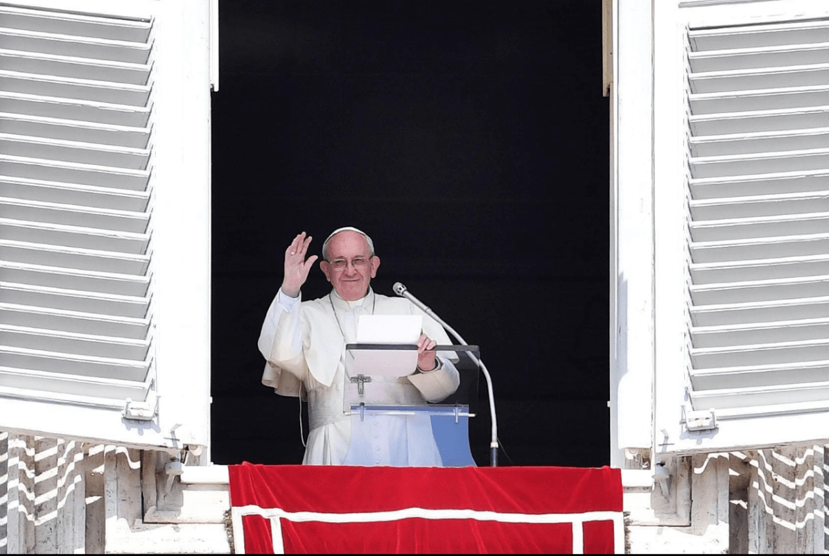La fraternidad, clave para derrotar la injusticia, dice el papa