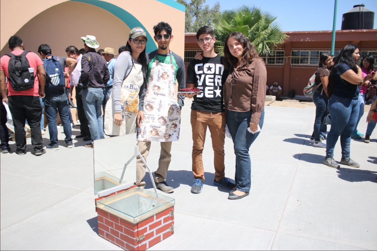 Alumnos de la UABCS diseñan cocina solar