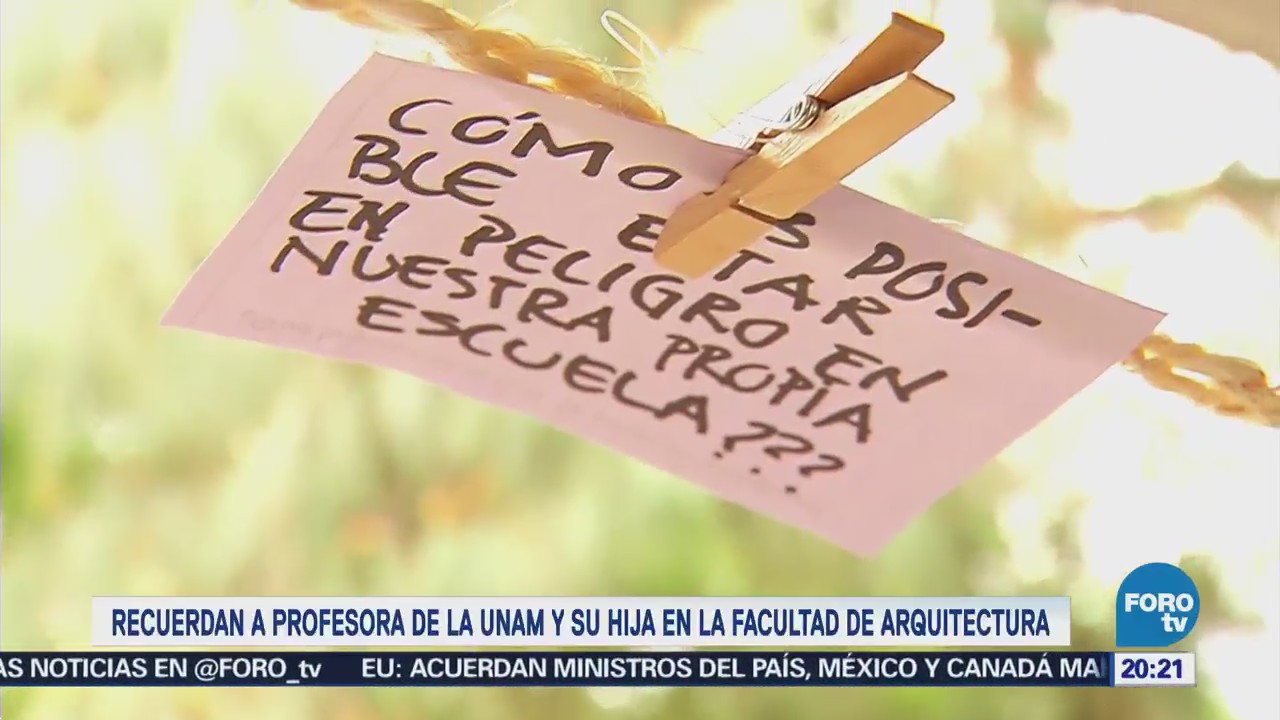 Estudiantes de la UNAM recuerdan a profesora e hija asesinadas