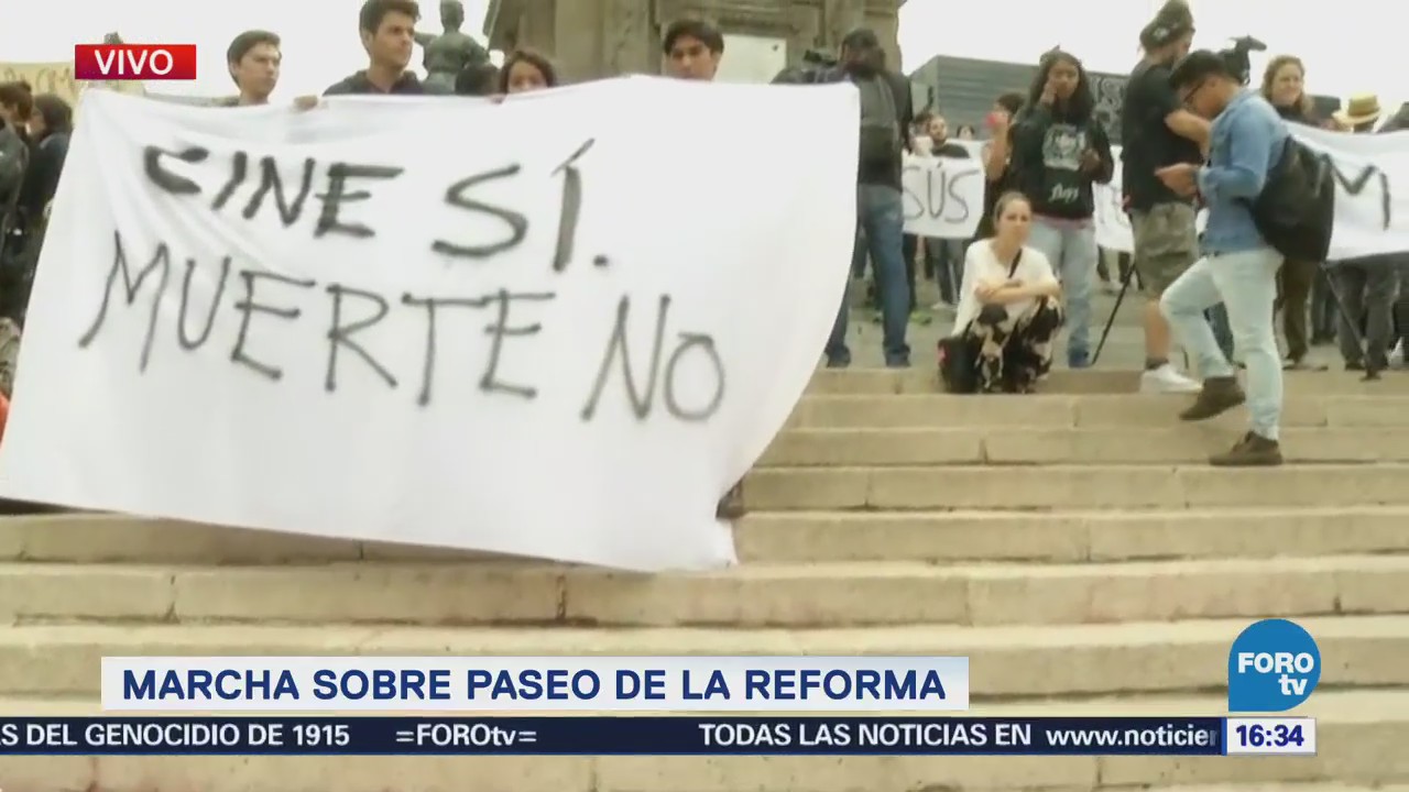 Estudiantes Exigen Justicia Seguridad Paseo De La Reforma