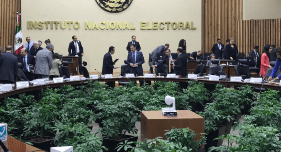 Consejo General del INE aprobó moderadores y formato del primer debate presidencial
