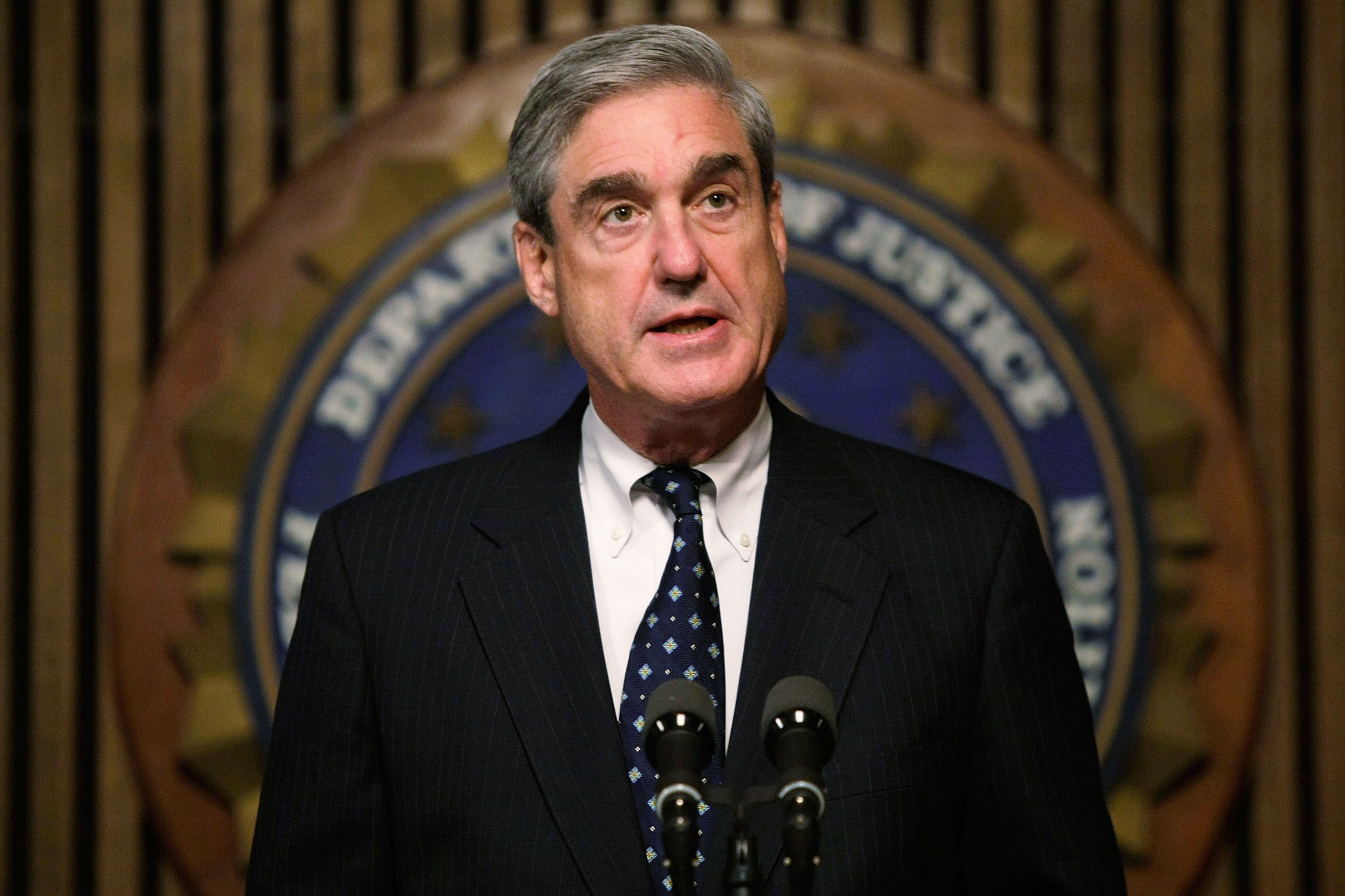 Mueller recibió autorización para investigar relación Manafort-Rusia, según documento