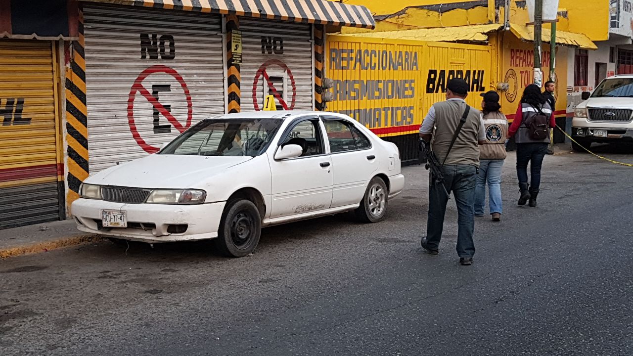 Localizan restos humanos dentro de automóvil en Chilpancingo, Guerrero