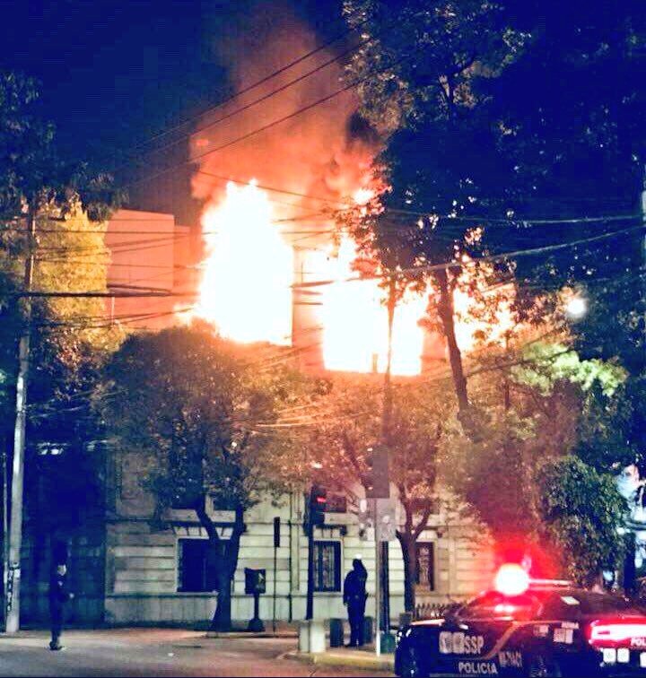 incendio afecta a la universidad londres, en la colonia roma