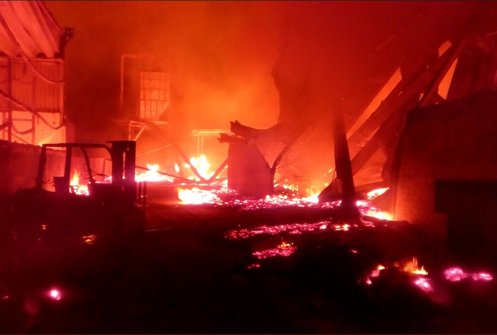 incendio consume dos fabricas en tlajomulco de zuñiga jalisco