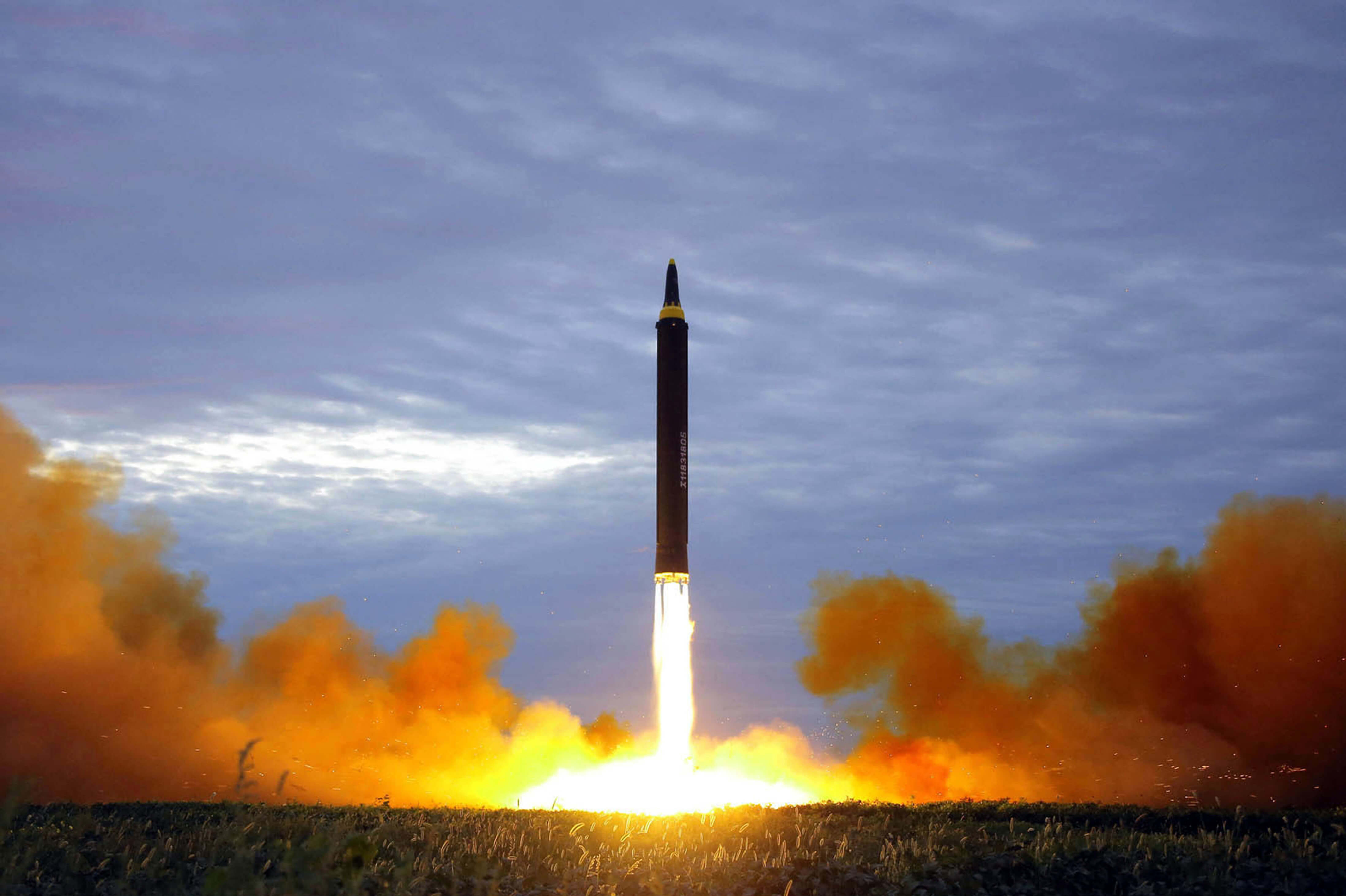 Kim Jong Un anuncia cierre instalaciones pruebas nucleares
