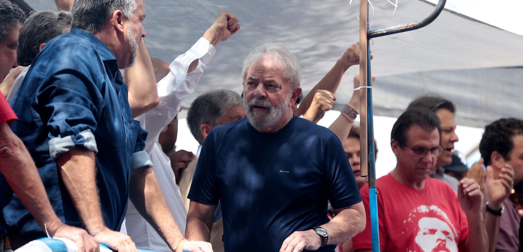 Lula anuncia que cumplirá el mandato de prisión