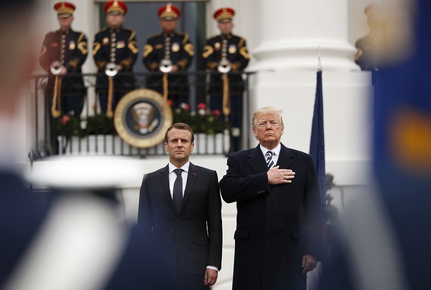Donald Trump recibe a Macron con honores militares en la Casa Blanca