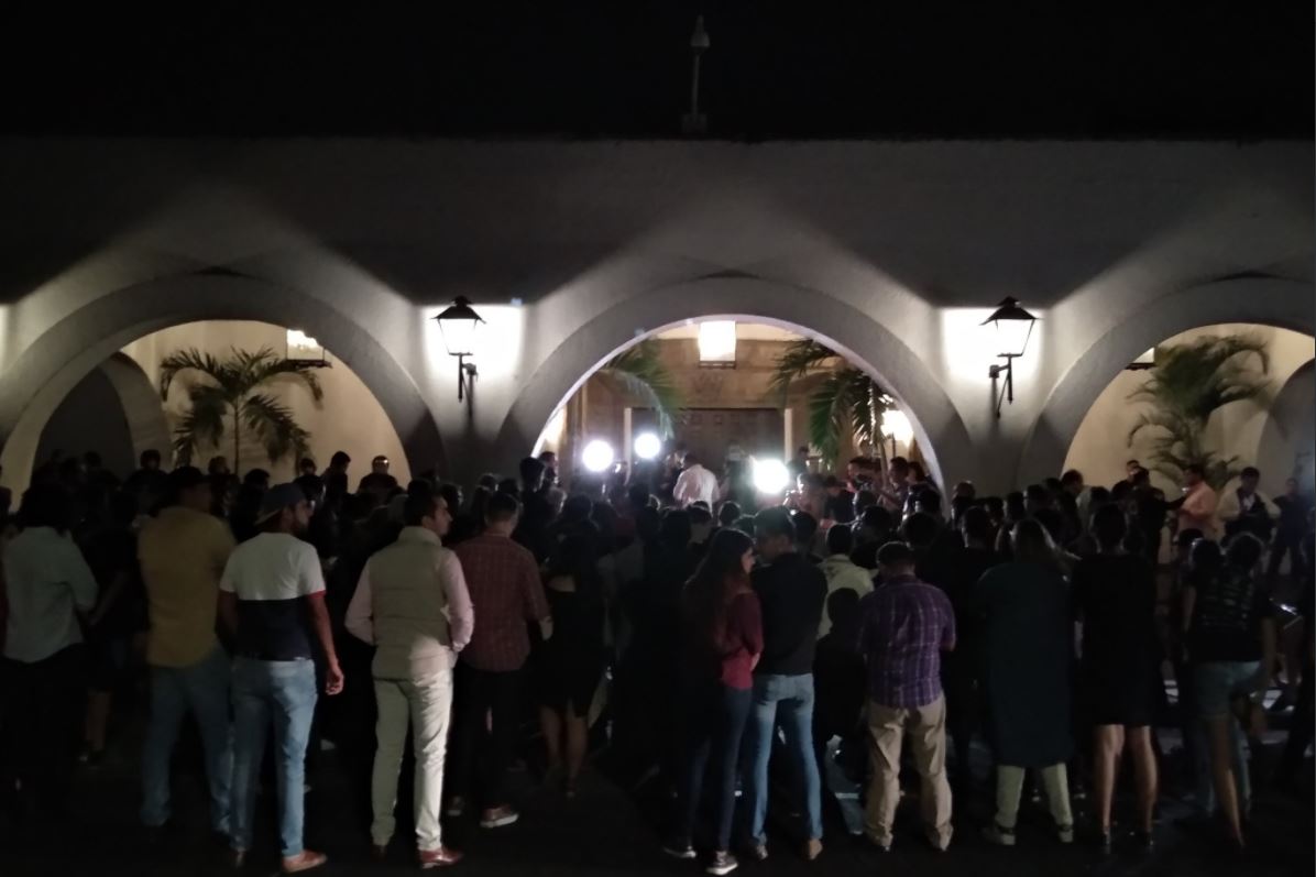 Se manifiestan en Jalisco tras confirmar muerte de tres estudiantes de cine