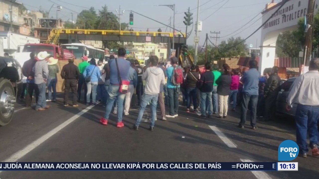 Manifestantes bloquean la carretera México-Cuernavaca