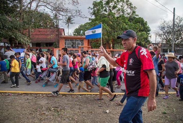 Caravana Migrante recibe ayuda por parte de ciudadanos en Puebla