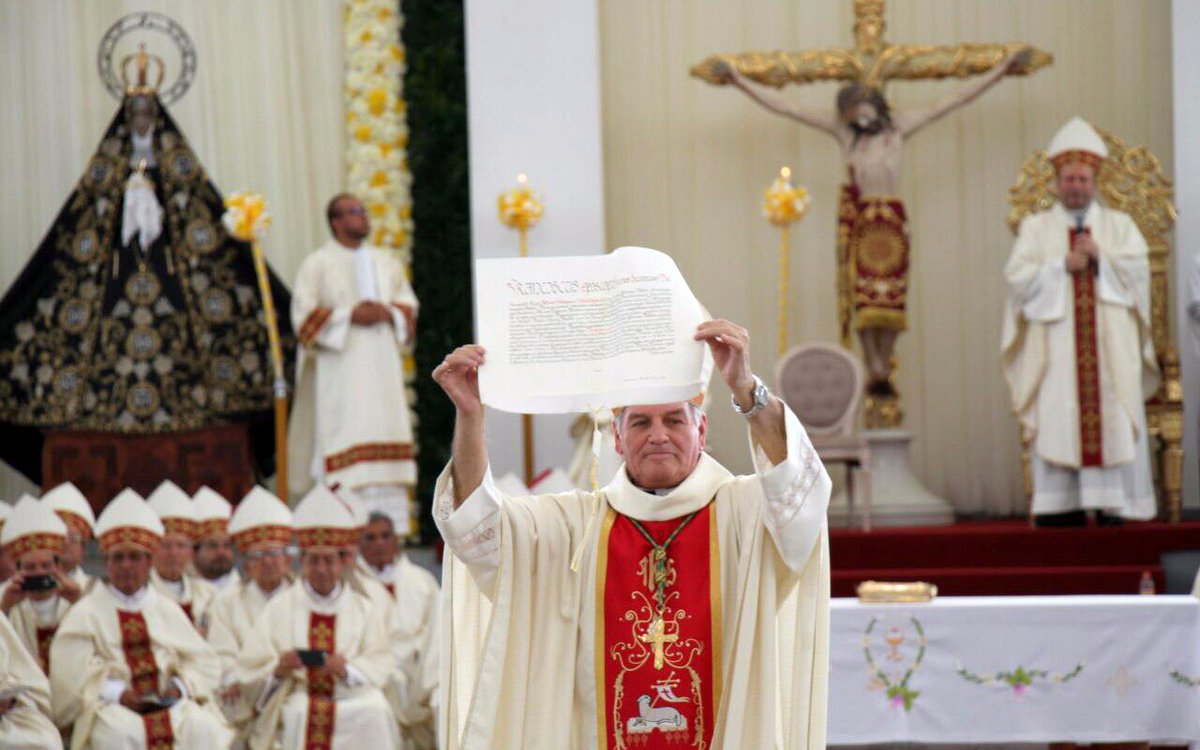 Monseñor Pedro Vázquez toma posesión de la Arquidiócesis de Antequera