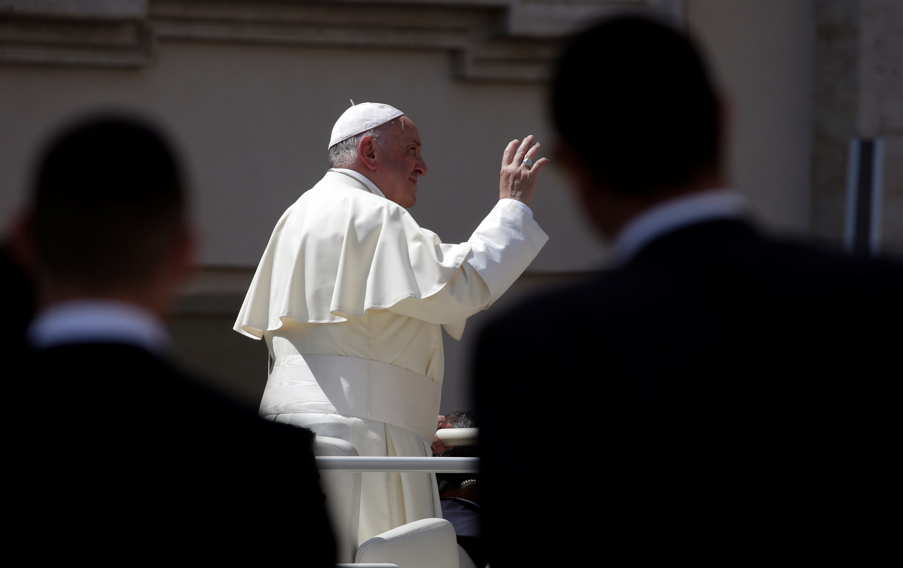 Papa Francisco se reúne con víctimas de abusos sexuales de cura chileno